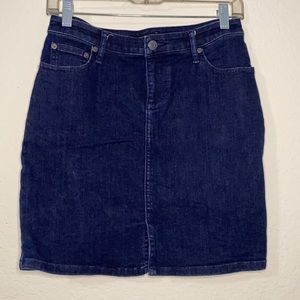 Banana Republic denim skirt. Size 0P.